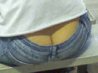 asscrack.jpg