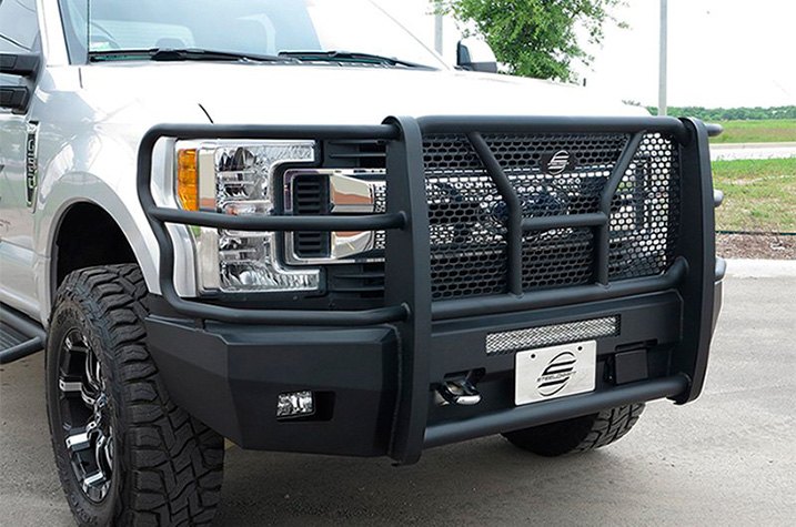elevation-series-bumpers-with-brush-guards-installed-on-17-20-ford-super-duty_0.jpg